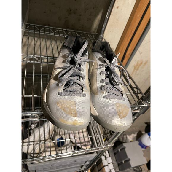 Nike womens 7.5 shoes - Picture 4 of 6